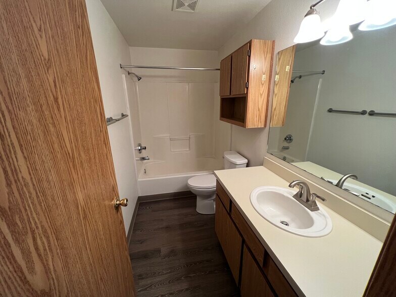 More Photos Of 414 NE Norton Ave, Bend Apartments For Sale