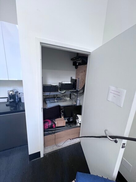 More Photos Of 2115-2117 4th St, Berkeley Loft Creative Space For Lease