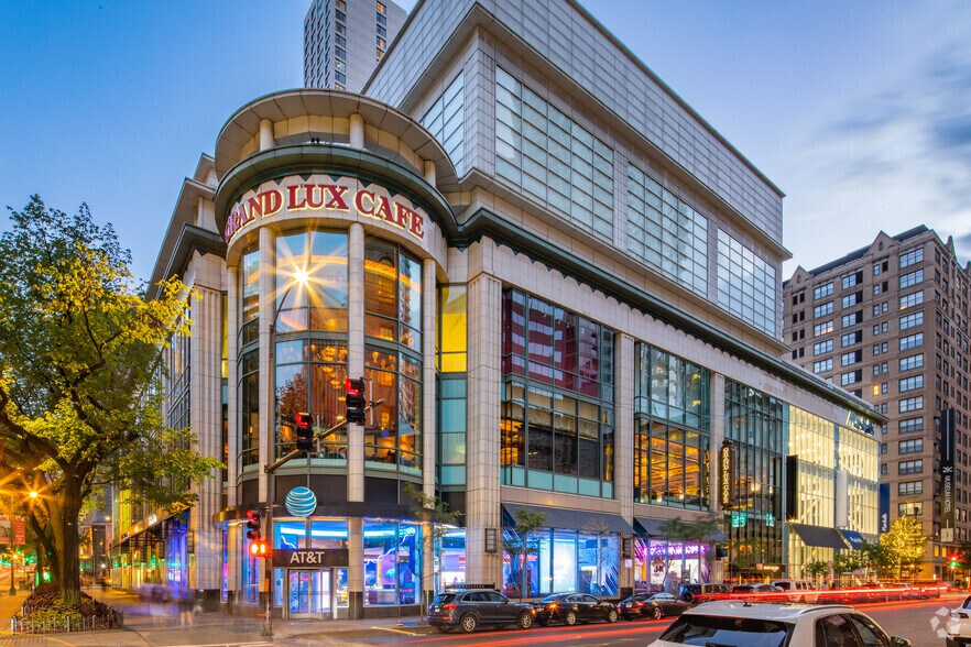 More Photos Of 600 N Michigan Ave, Chicago Storefront For Lease