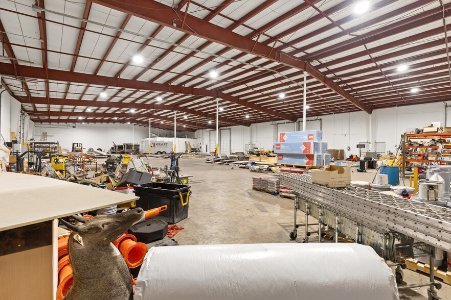 More Photos Of 812-814 Blue Mound Rd, Saginaw Warehouse For Lease