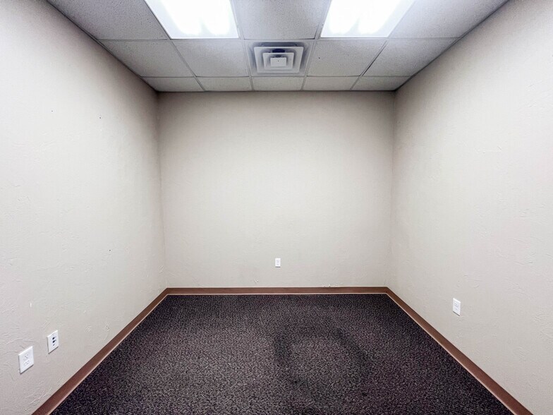 More Photos Of 2820 Global Pky, Midwest City Industrial For Sale