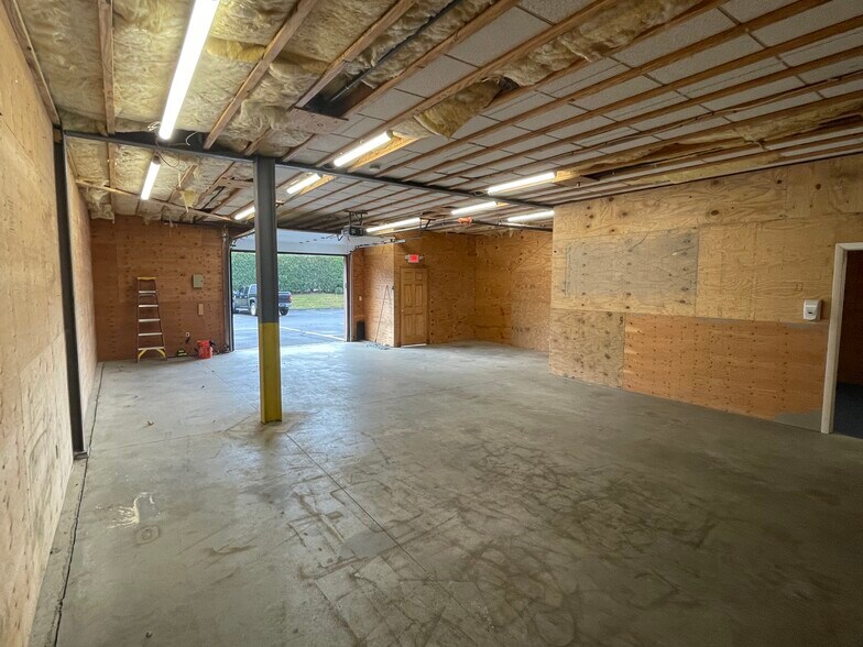 More Photos Of 63 Myron St, West Springfield Freestanding For Lease