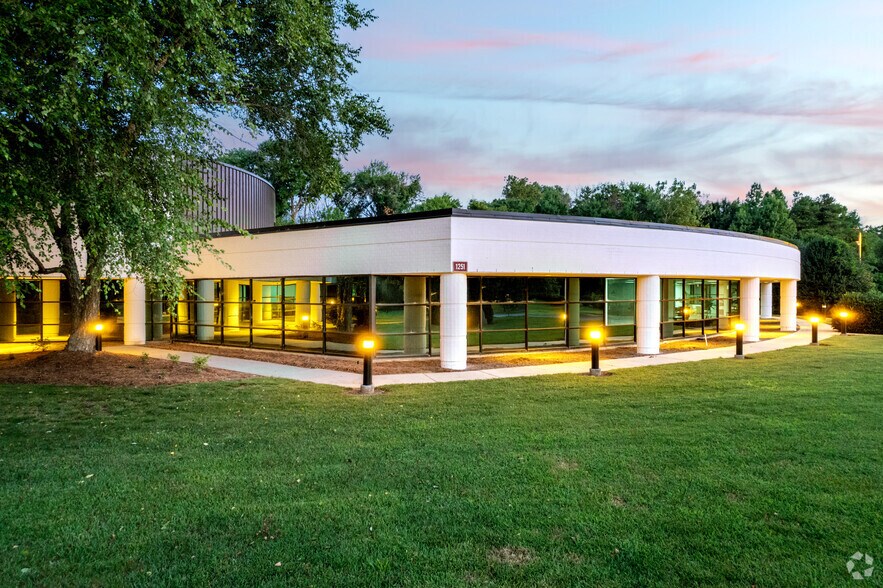 More Photos Of 1251 Arrow Pine Dr, Charlotte Coworking Space