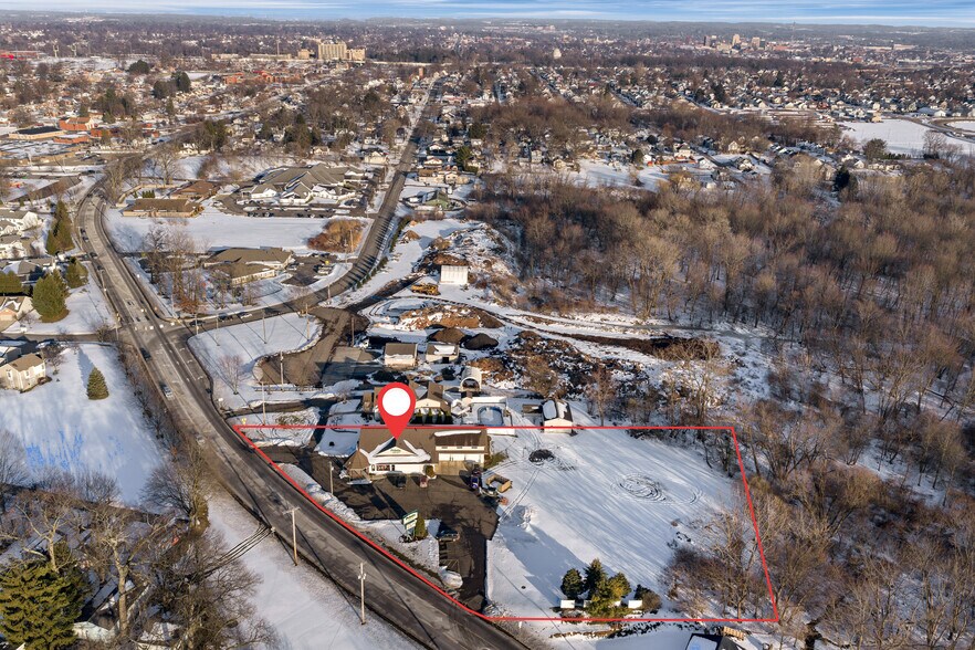 More Photos Of 3724 12th St NW, Canton Freestanding For Sale