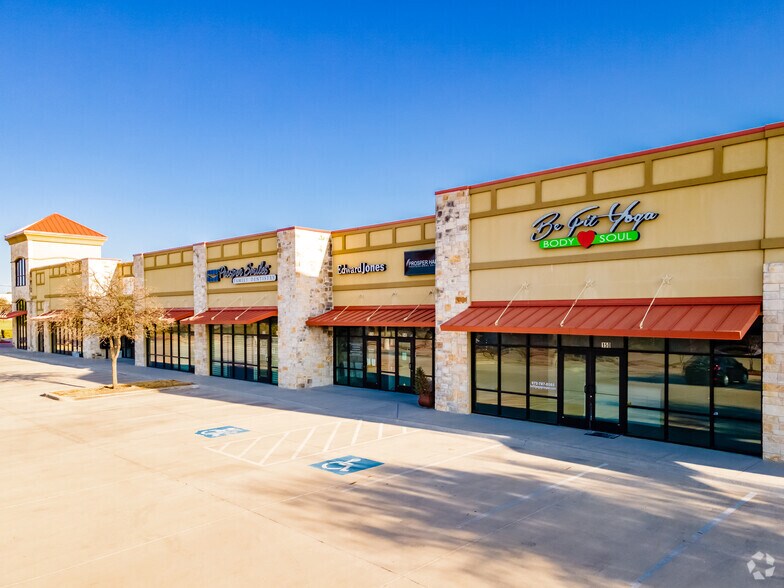 More Photos Of 861 N Coleman St, Prosper General Retail For Lease
