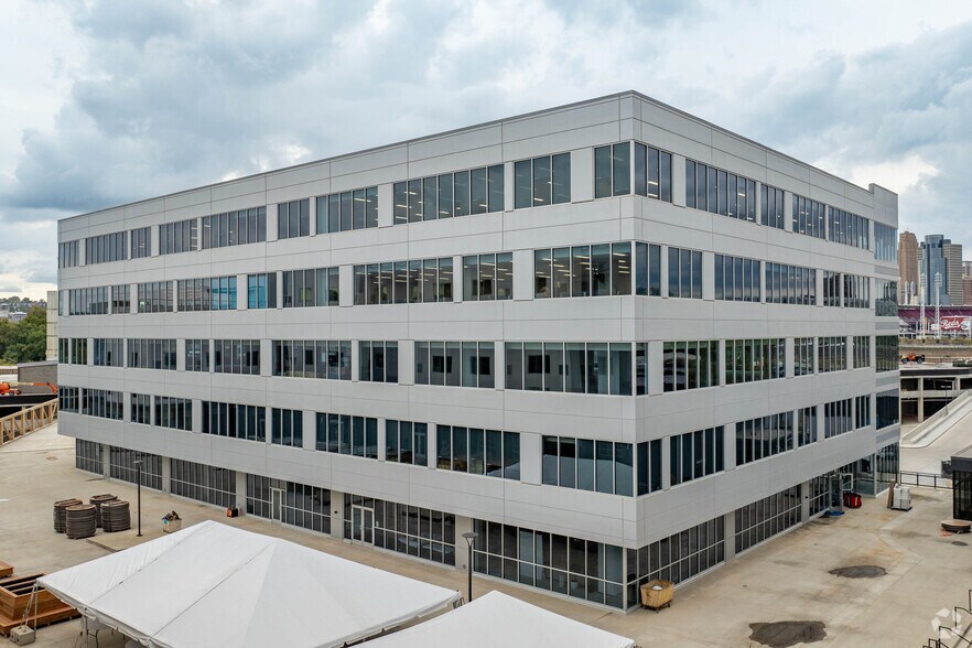 More Photos Of 200 W 3rd St, Newport Unknown For Sale