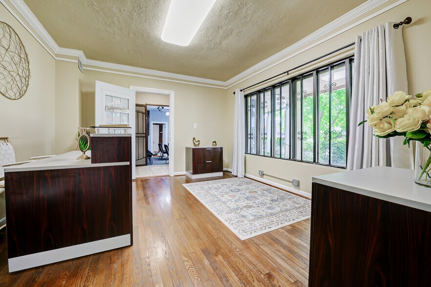 More Photos Of 2601 Prospect St, Houston Medical For Sale