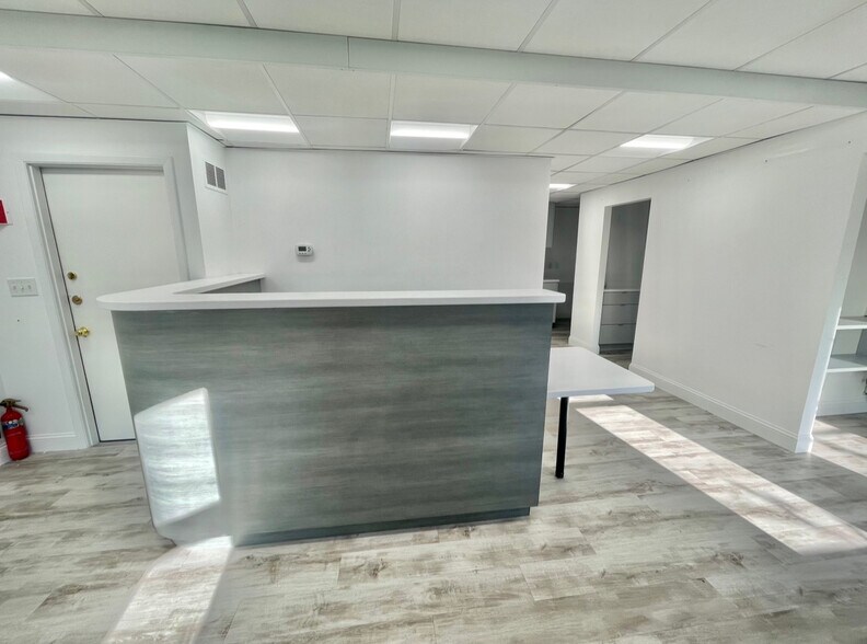 More Photos Of 1051 Beacon St, Brookline Medical For Sale