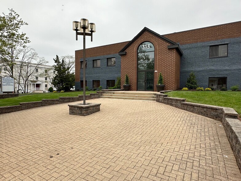 More Photos Of 313 South Ave, Fanwood Medical For Lease