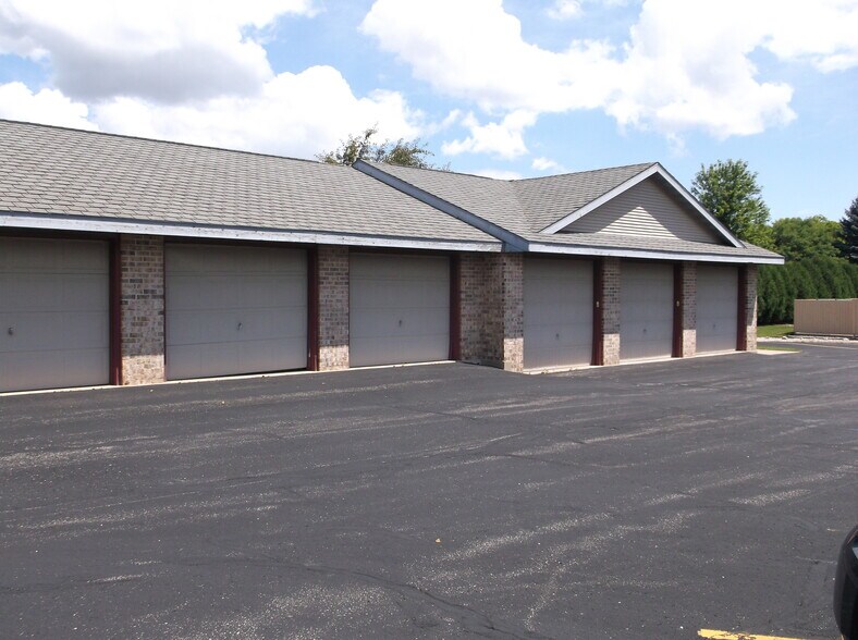 More Photos Of 2450 Witzel Ave, Oshkosh Office For Sale