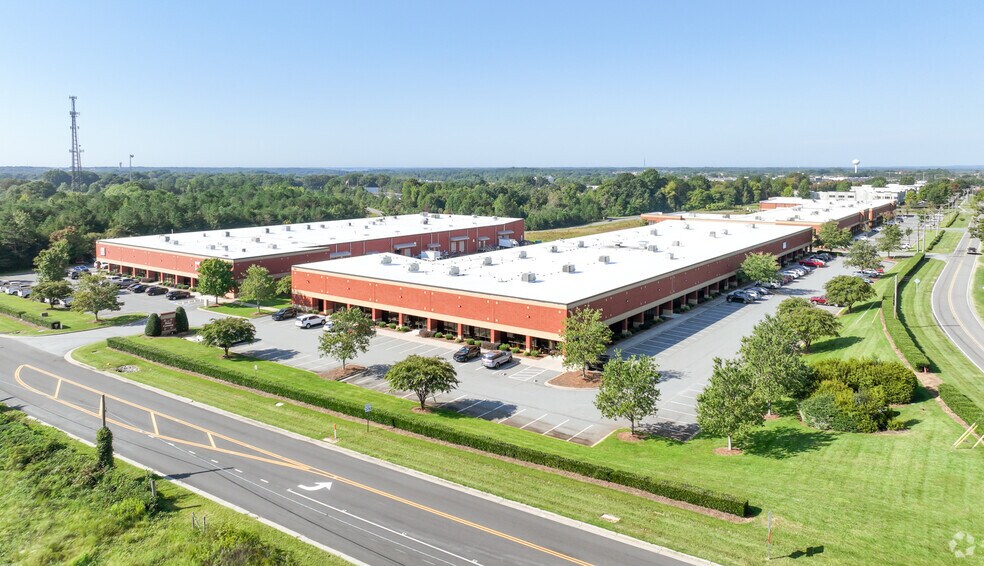 More Photos Of 128 Talbert Rd, Mooresville Unknown For Lease