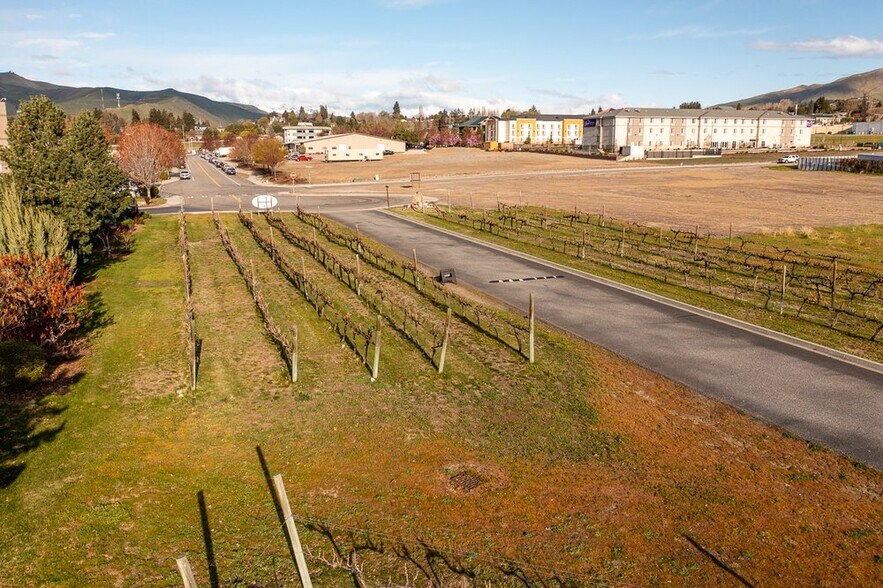 More Photos Of 1 Vineyard Way, Wenatchee Specialty For Sale