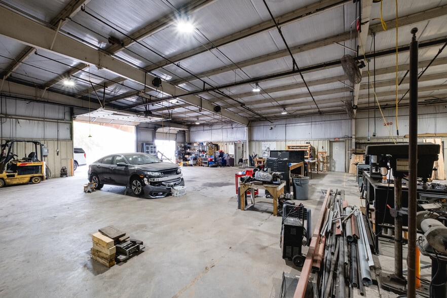 More Photos Of 714 Calhoun St, Little Rock Industrial For Sale