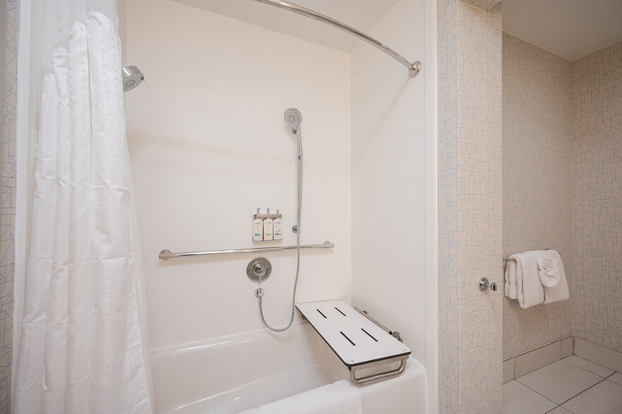 More Photos Of 775 N Oak Park Blvd, Grover Beach Hotel For Sale