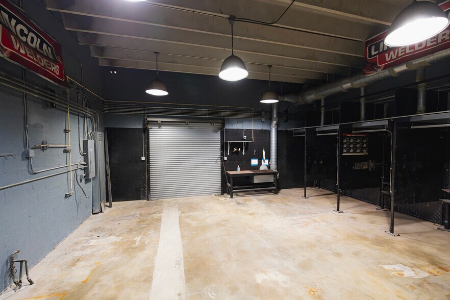 More Photos Of 3805 NW 35th Ave, Miami Warehouse For Sale