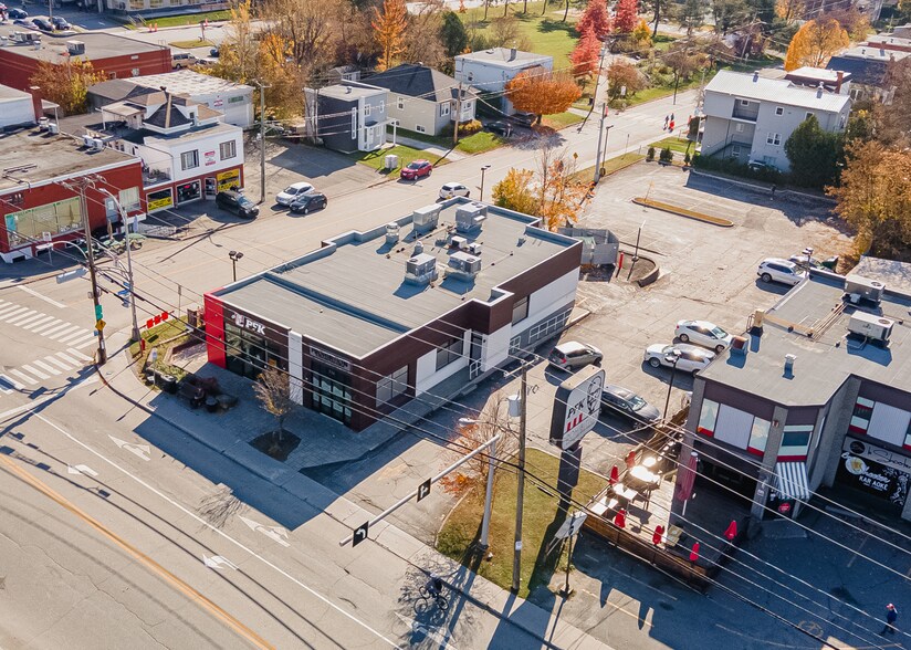 More Photos Of 736 Rue King E, Sherbrooke Fast Food For Sale