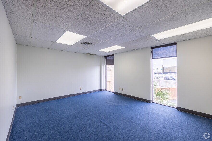 More Photos Of 6720 Sands Point Dr, Houston Office For Lease