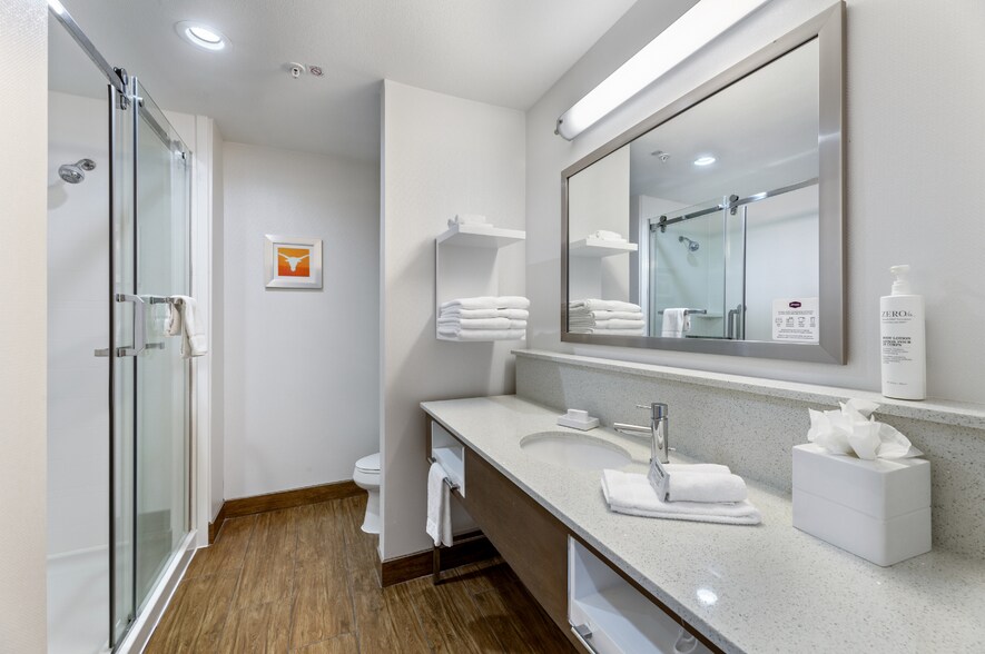 More Photos Of 151 Bunton Creek Rd, Kyle Hotel For Sale