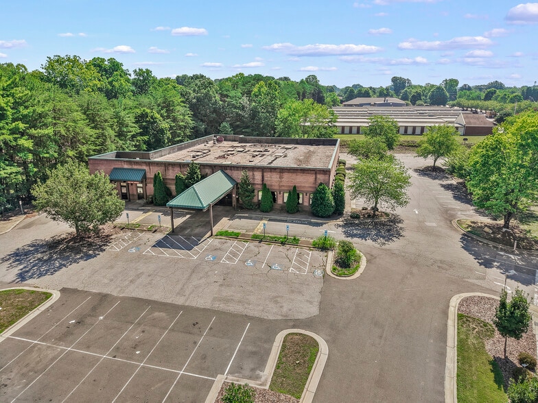More Photos Of 3169 Peters Creek Pky, Winston-Salem Restaurant For Sale
