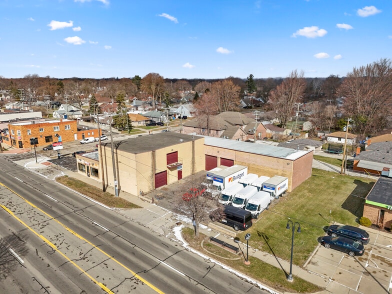 More Photos Of 24134 W Warren St, Dearborn Heights Freestanding For Sale