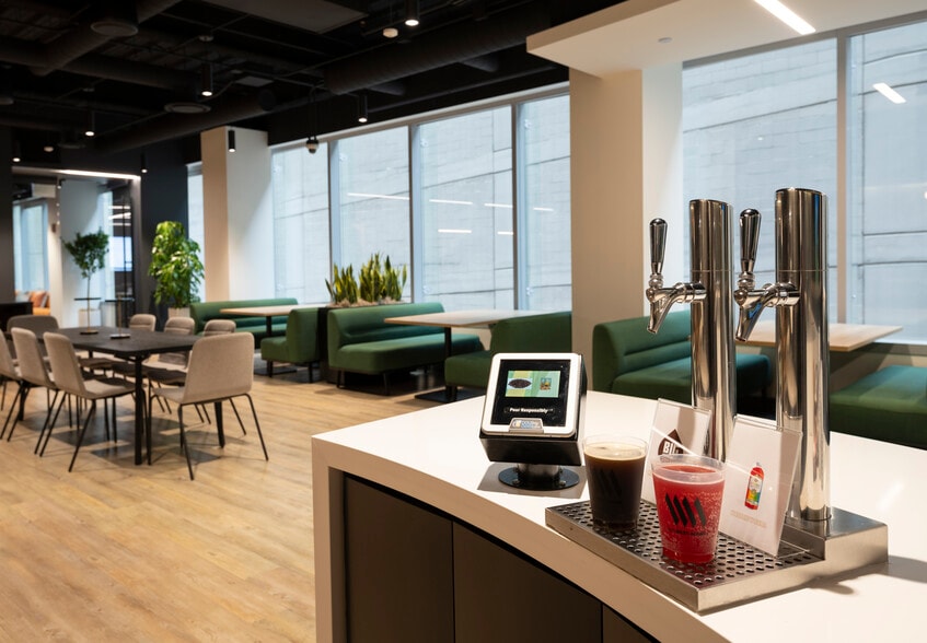 More Photos Of 550 W Adams St, Chicago Office For Lease