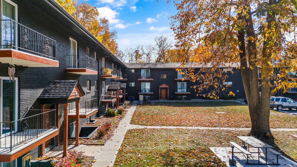 More Photos Of 341 E Loula St, Olathe Apartments For Sale