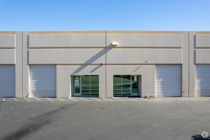 More Photos Of 15840 W Monte St, Sylmar Warehouse For Sale