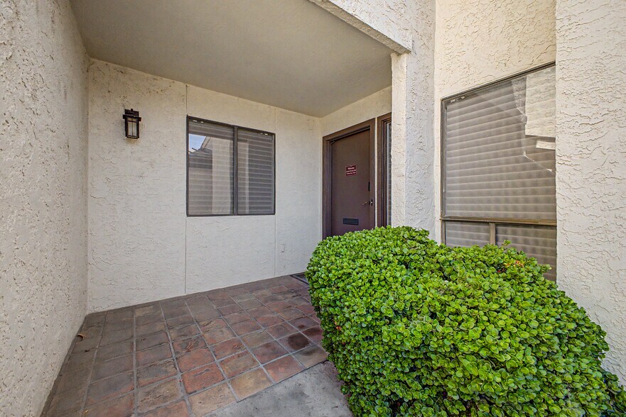 More Photos Of 7220 N 16th St, Phoenix Office For Sale