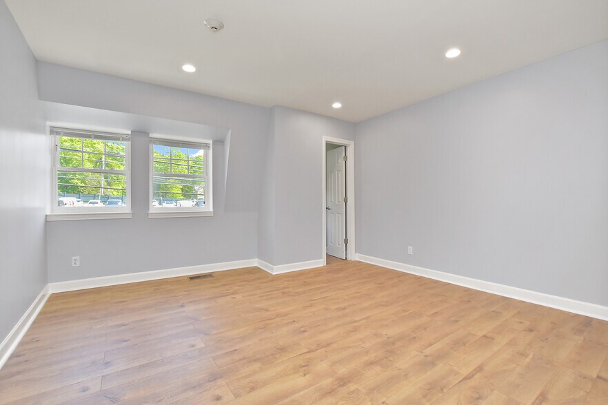 More Photos Of 1086 Long Ridge Rd, Stamford Storefront Retail Office For Lease