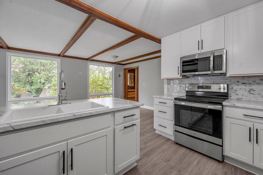 More Photos Of 454 Big Hill Ave, Richmond Office Residential For Sale