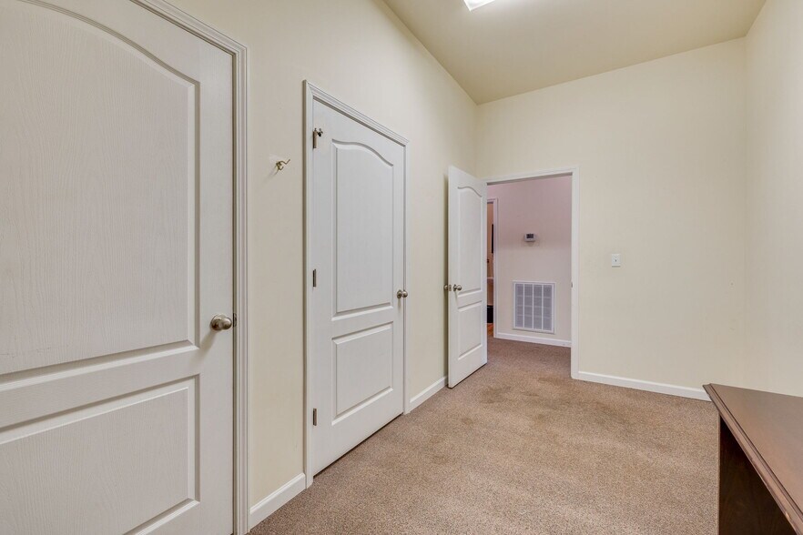 More Photos Of 3815 Highway 66 S, Rogersville Office For Lease