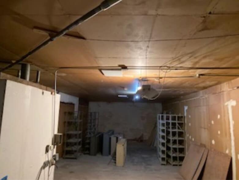 More Photos Of 115 Strickland Plz, Irving General Retail For Sale