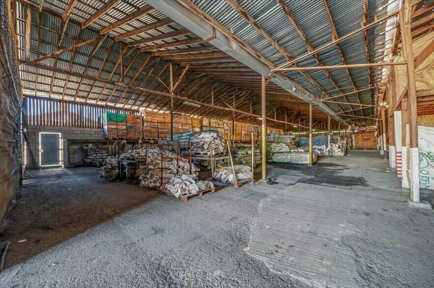 More Photos Of 708 N Pleasant Ave, Fresno Warehouse For Sale