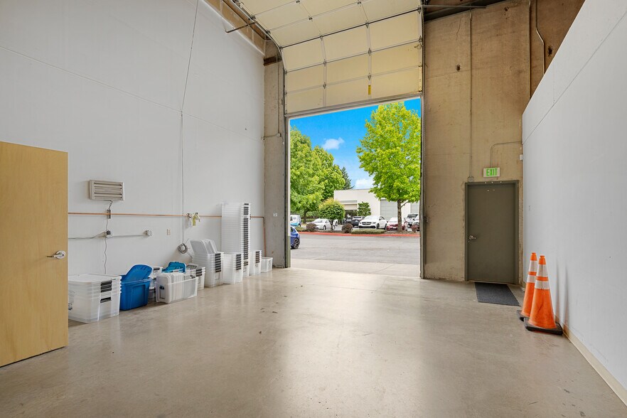 More Photos Of 5900 NE 88th St, Vancouver Distribution For Lease