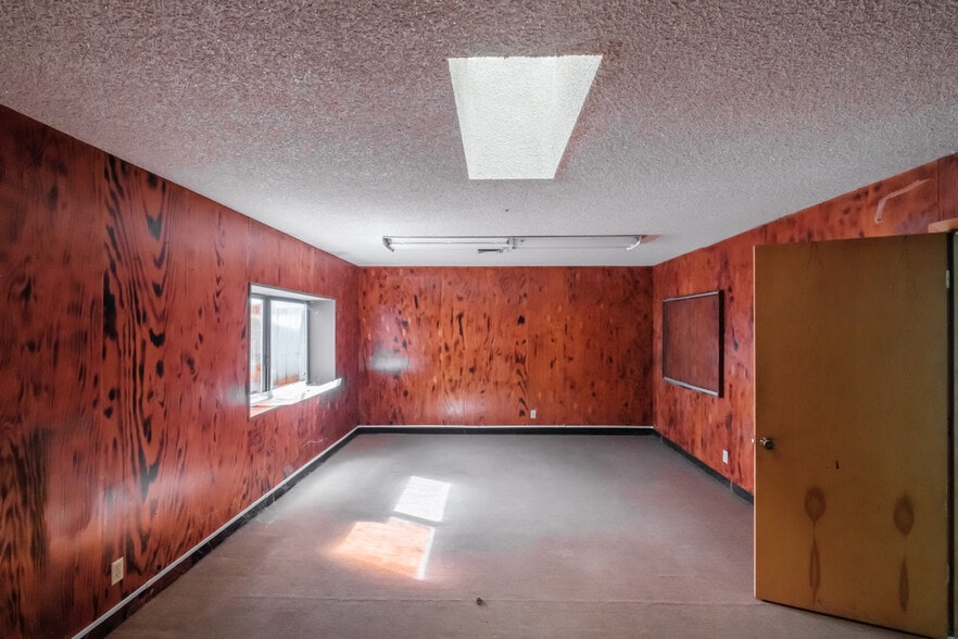 More Photos Of 1131 S Commercial Way SE, Albany Warehouse For Sale