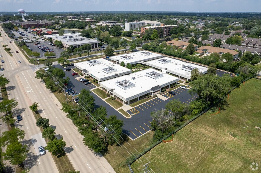 More Photos Of 530 E 22nd St, Lombard Office For Sale