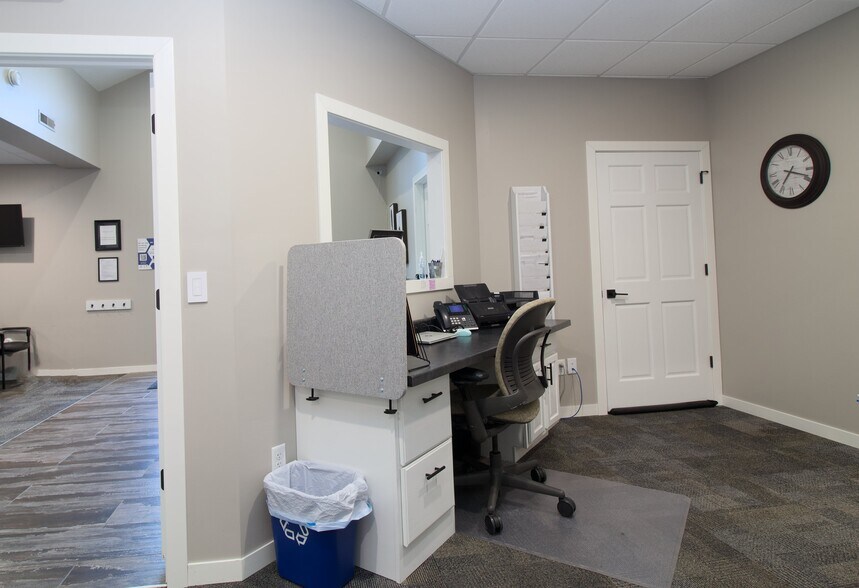 More Photos Of 5308 Parklane Pl, Kearney Office For Sale