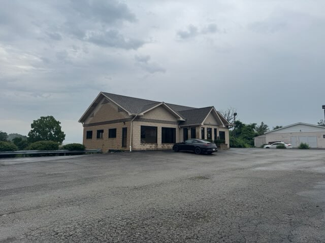 More Photos Of 1101 Lincoln Hwy, North Versailles Showroom For Sale