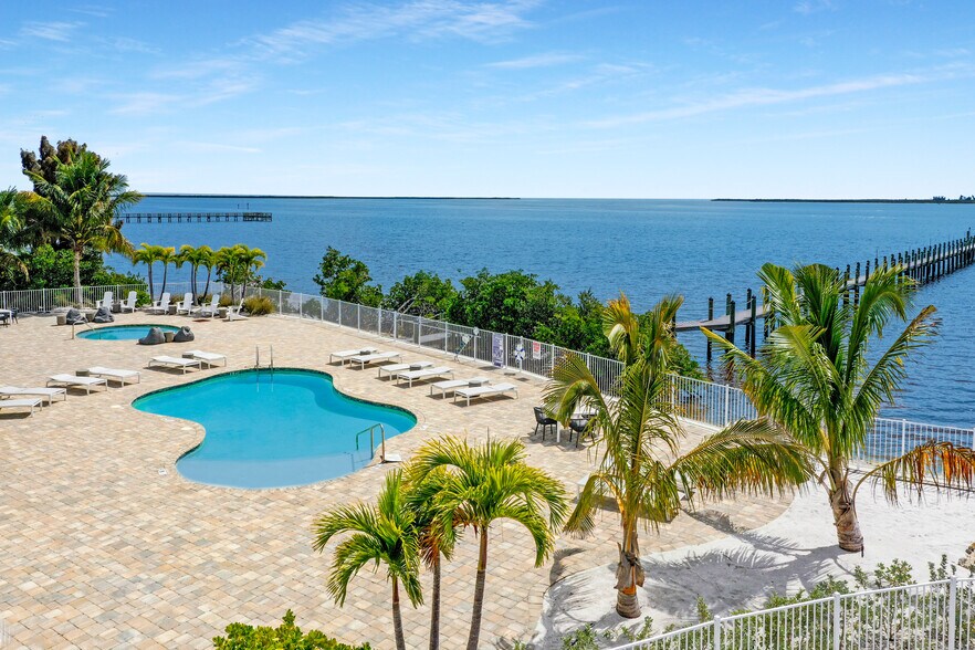 More Photos Of 14550 River Beach Dr, Port Charlotte Apartments For Sale