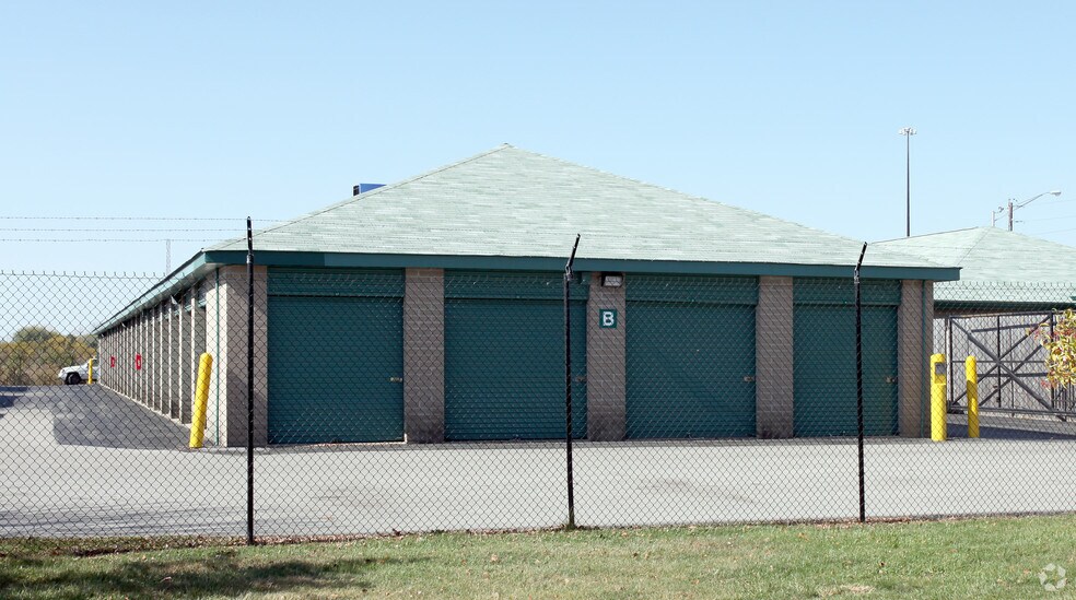 More Photos Of 7009 E 56th St, Indianapolis Self Storage For Lease