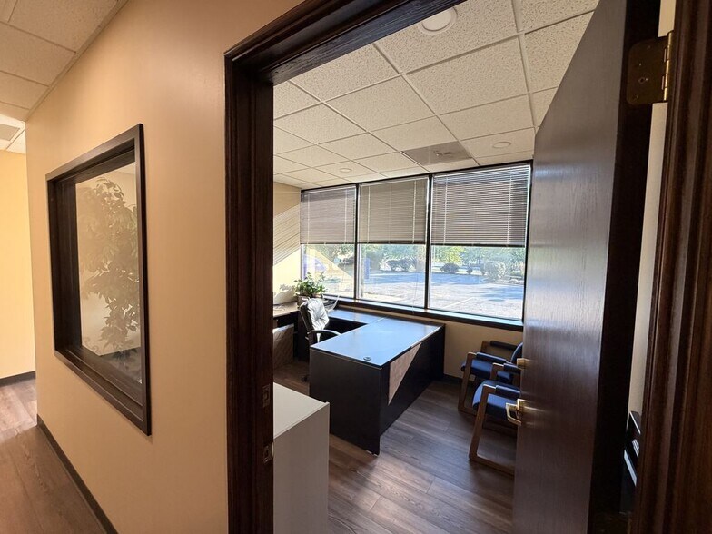 More Photos Of 8730 Bourgade St, Lenexa Loft Creative Space For Lease