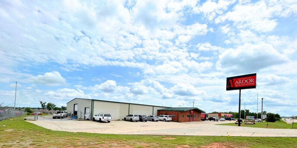 Primary Photo Of 602 S Main St, Newcastle Warehouse For Lease
