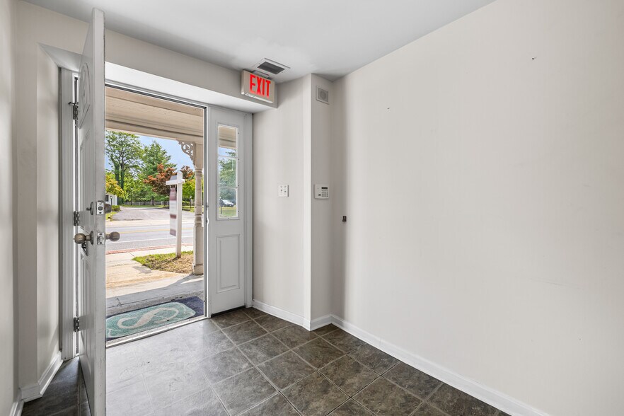 More Photos Of 410 Main St, Reisterstown Medical For Lease