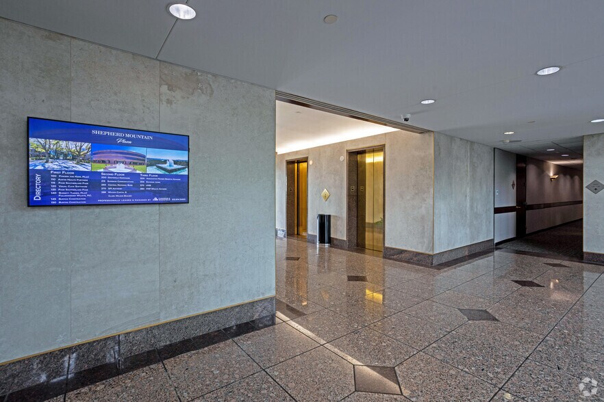 More Photos Of 6034 Courtyard Dr W, Austin Office For Lease