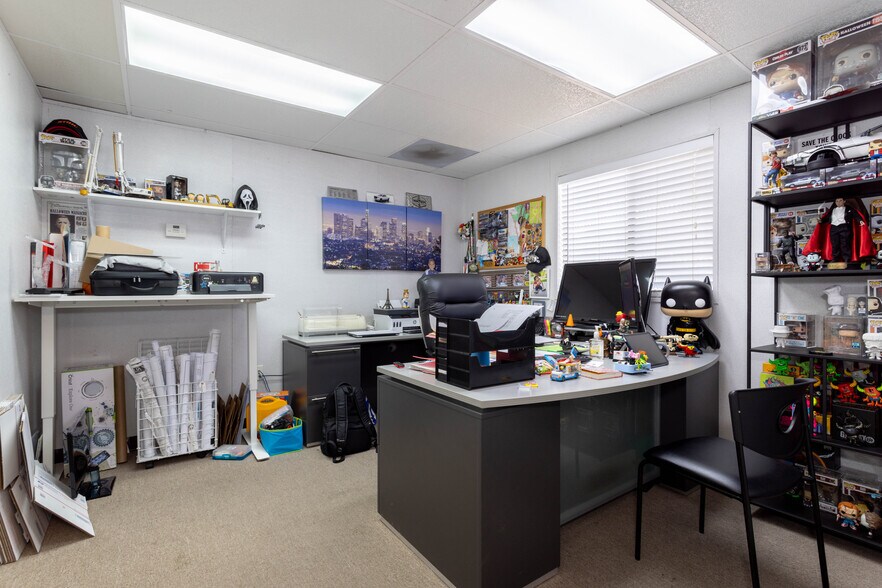 More Photos Of 669 Arroyo St, San Fernando Manufacturing For Sale