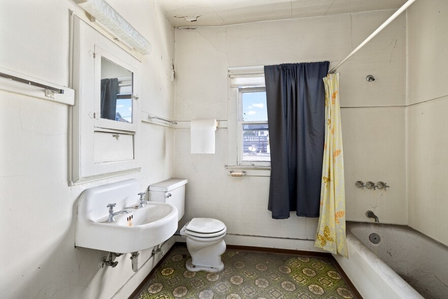 More Photos Of 3101 San Pablo Ave, Berkeley Storefront Retail Residential For Sale