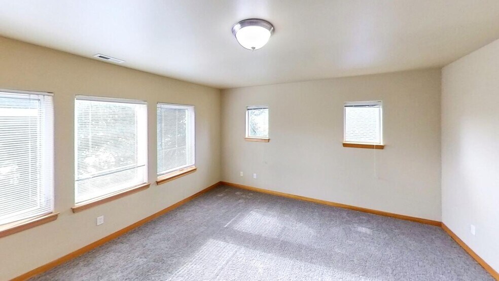 More Photos Of 1954 Willard Ave, Ferndale Apartments For Sale