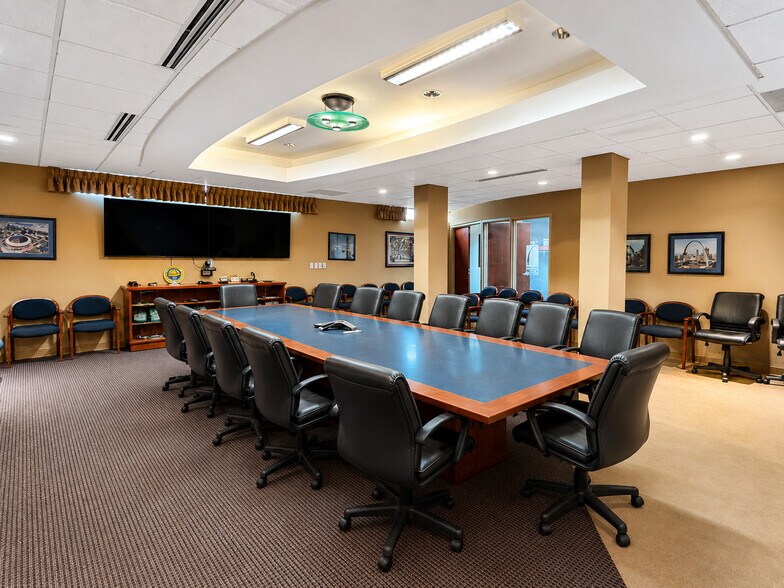 More Photos Of 3245 Hampton Ave, Saint Louis Office For Sale