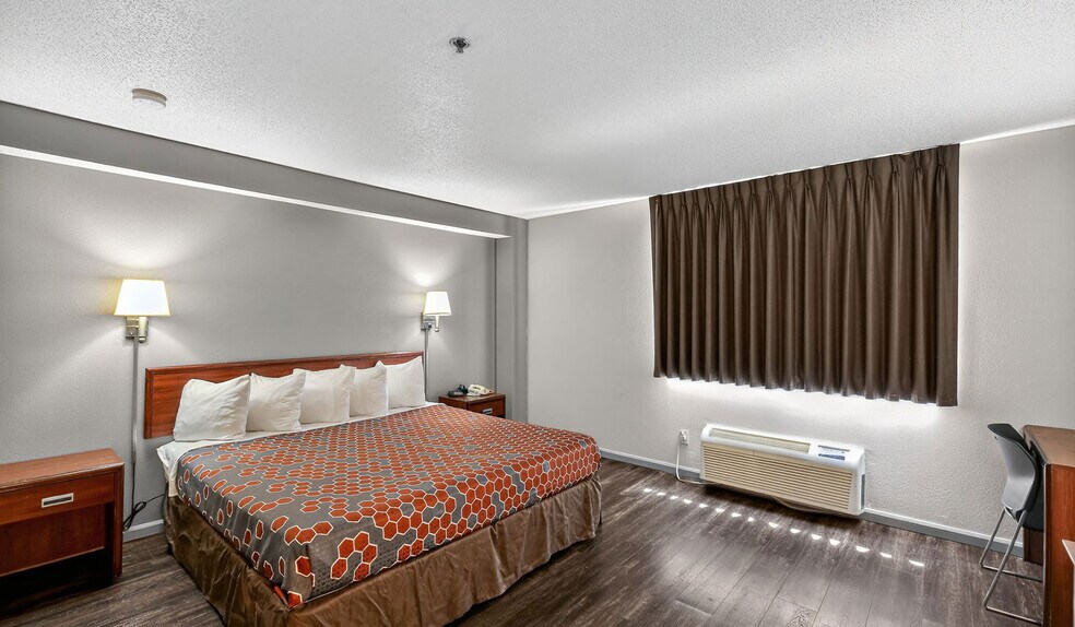 More Photos Of 2200 N Main St, Princeton Hotel For Sale