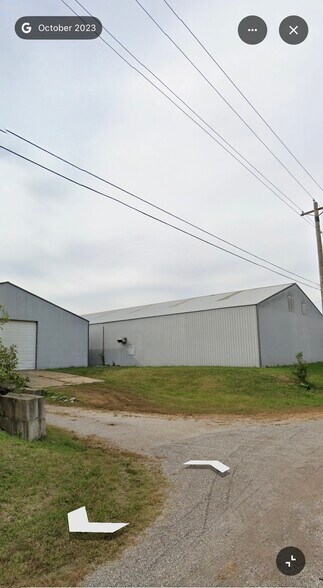 More Photos Of 6th St, Tell City Warehouse For Lease